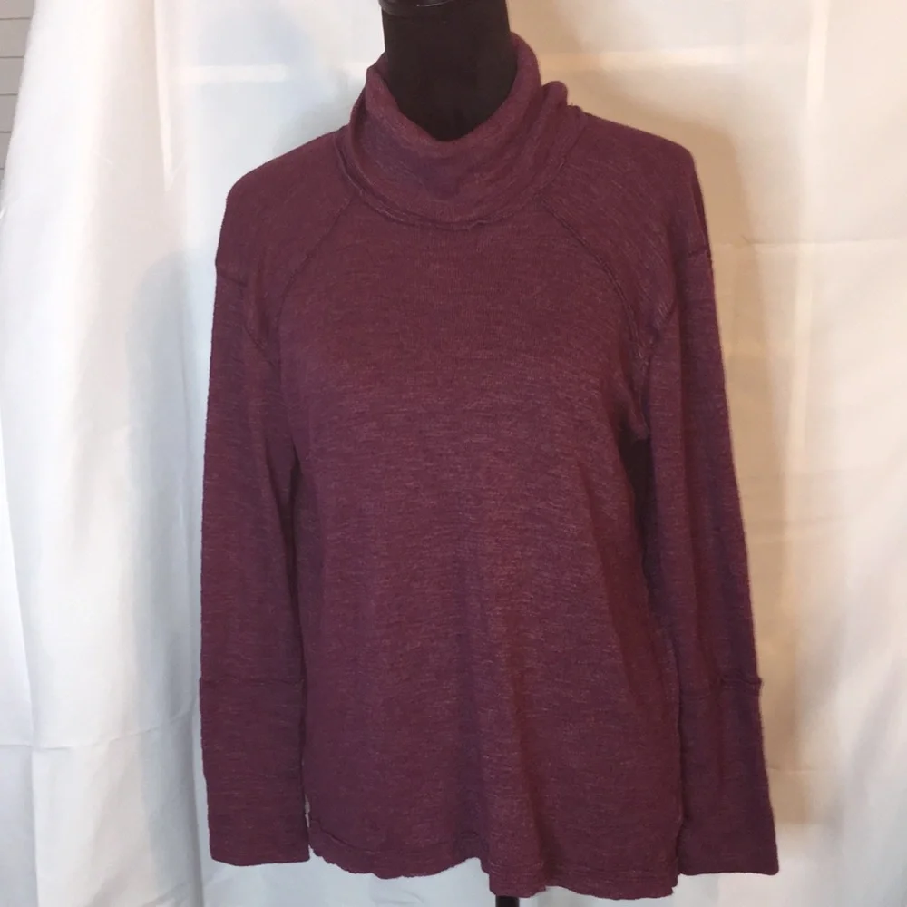 We The Free split back maroon turtle neck . Medium - Picture 1 of 6